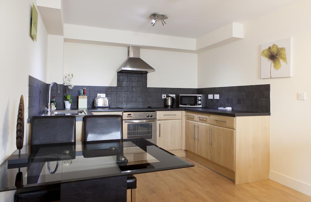 Cheltenham Plaza Apartments Ashchurch Zewnętrze zdjęcie