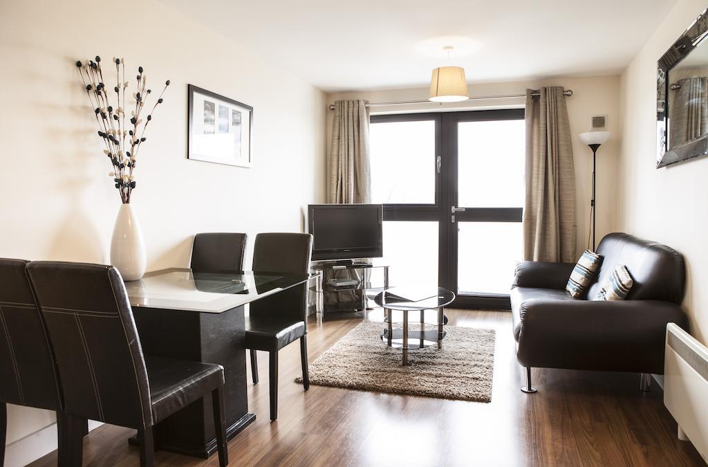 Cheltenham Plaza Apartments Ashchurch Zewnętrze zdjęcie