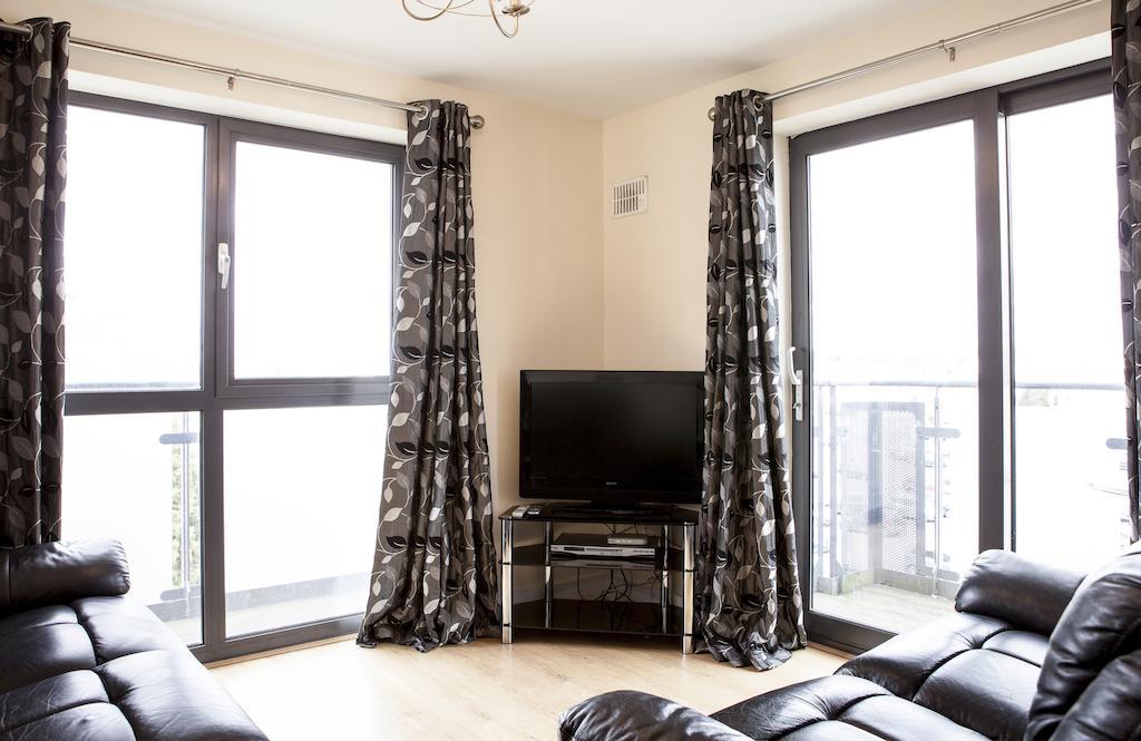 Cheltenham Plaza Apartments Ashchurch Zewnętrze zdjęcie