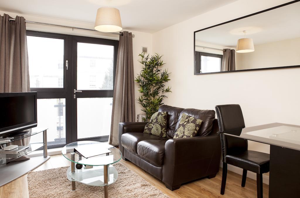 Cheltenham Plaza Apartments Ashchurch Zewnętrze zdjęcie