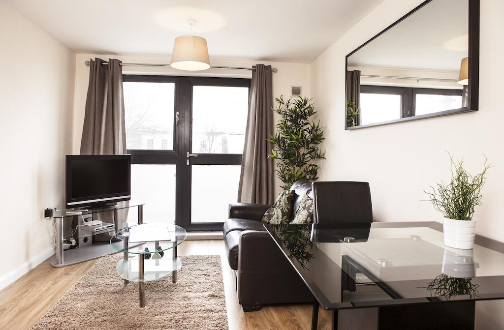 Cheltenham Plaza Apartments Ashchurch Zewnętrze zdjęcie