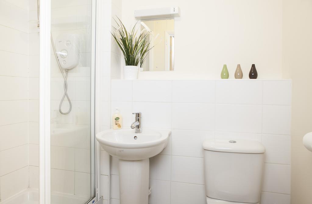 Cheltenham Plaza Apartments Ashchurch Zewnętrze zdjęcie