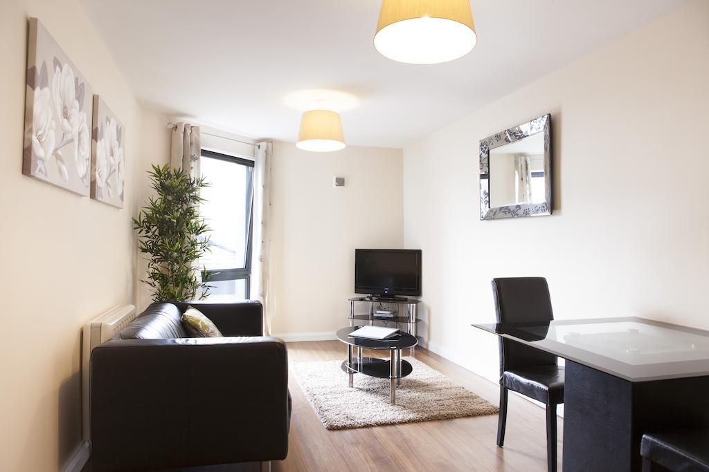 Cheltenham Plaza Apartments Ashchurch Zewnętrze zdjęcie