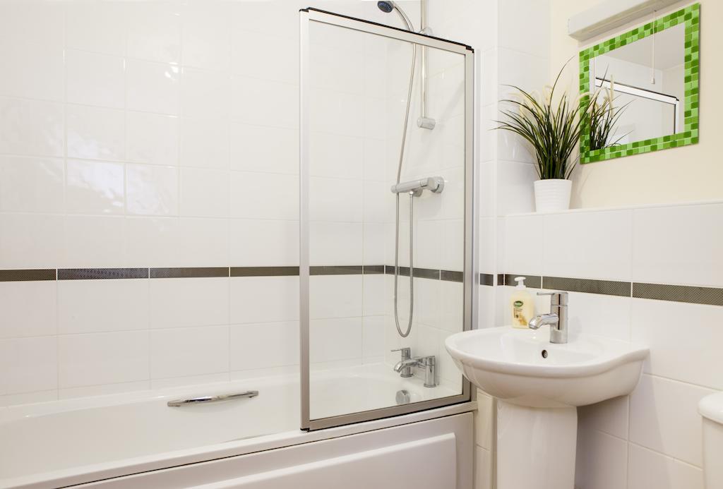 Cheltenham Plaza Apartments Ashchurch Zewnętrze zdjęcie