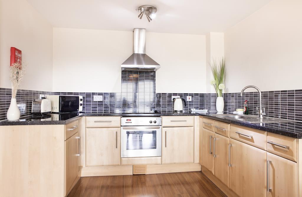 Cheltenham Plaza Apartments Ashchurch Zewnętrze zdjęcie