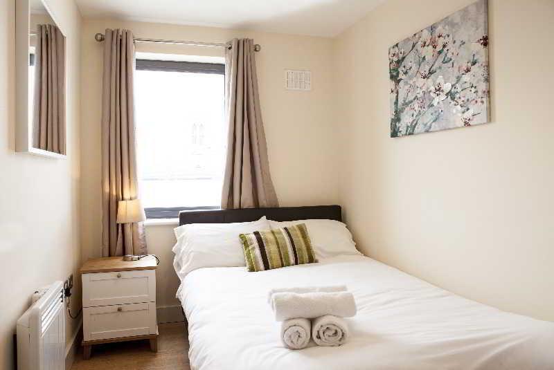 Cheltenham Plaza Apartments Ashchurch Zewnętrze zdjęcie